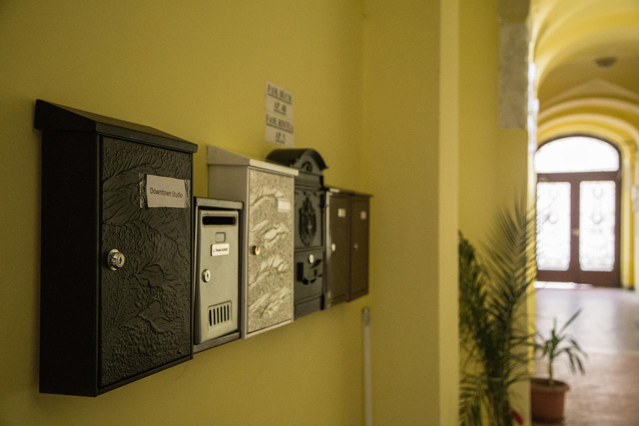 Downtown Studio Oradea Exterior photo